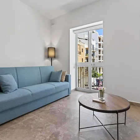 Qawra Bugibba 2 Bedroom 1 Bath Close To The Sea *