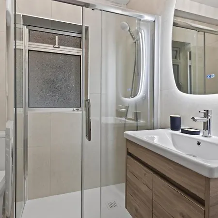 Qawra Bugibba 2 Bedroom 1 Bath Close To The Sea *