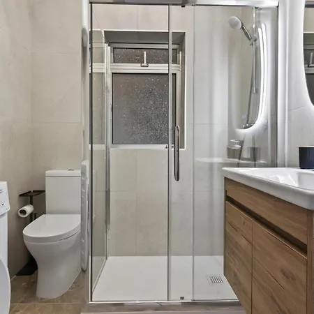 Qawra Bugibba 2 Bedroom 1 Bath Close To The Sea Διαμέρισμα